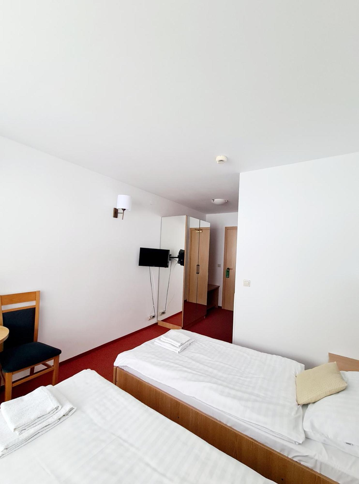 Ski Hotel Piwniczna-Zdroj エクステリア 写真