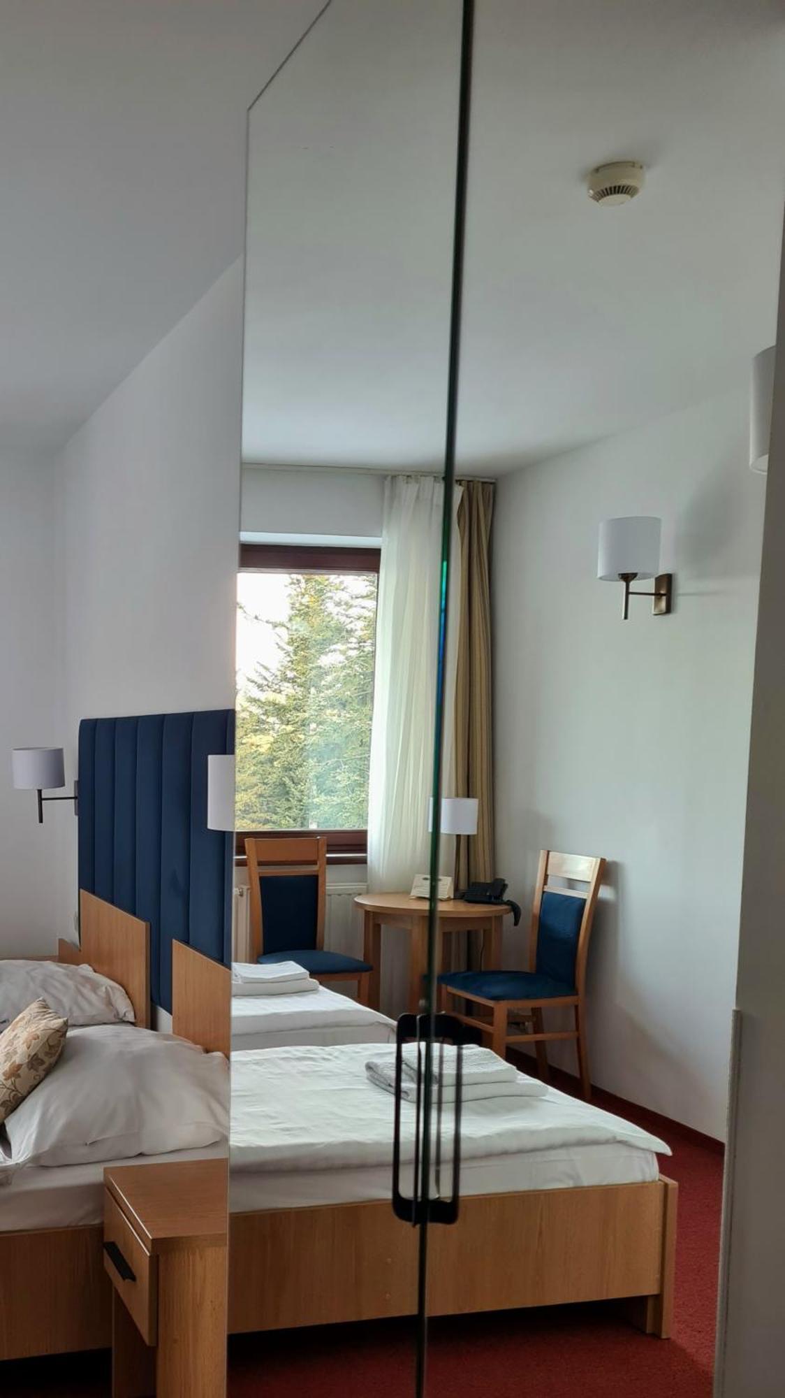 Ski Hotel Piwniczna-Zdroj エクステリア 写真