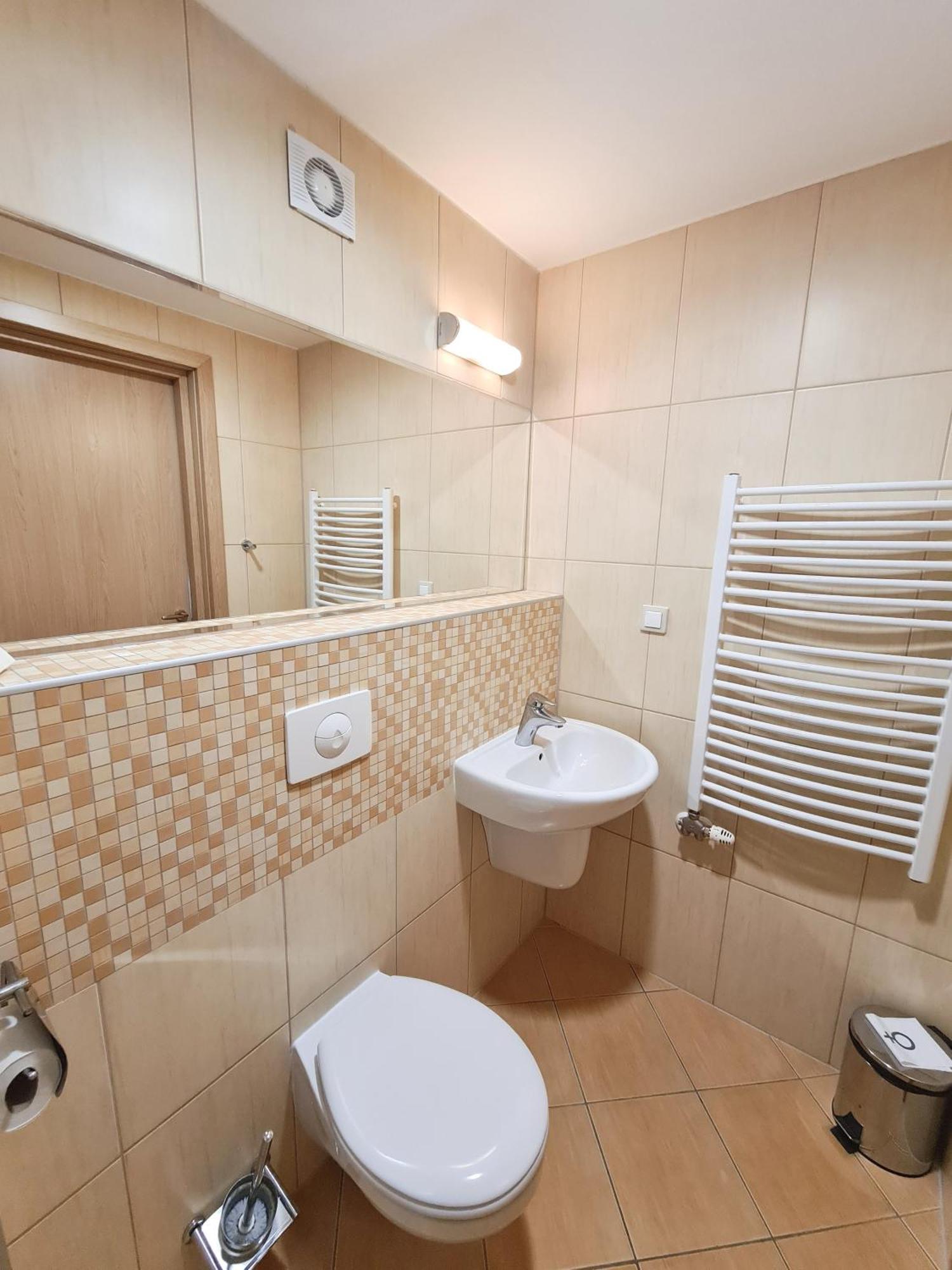 Ski Hotel Piwniczna-Zdroj エクステリア 写真