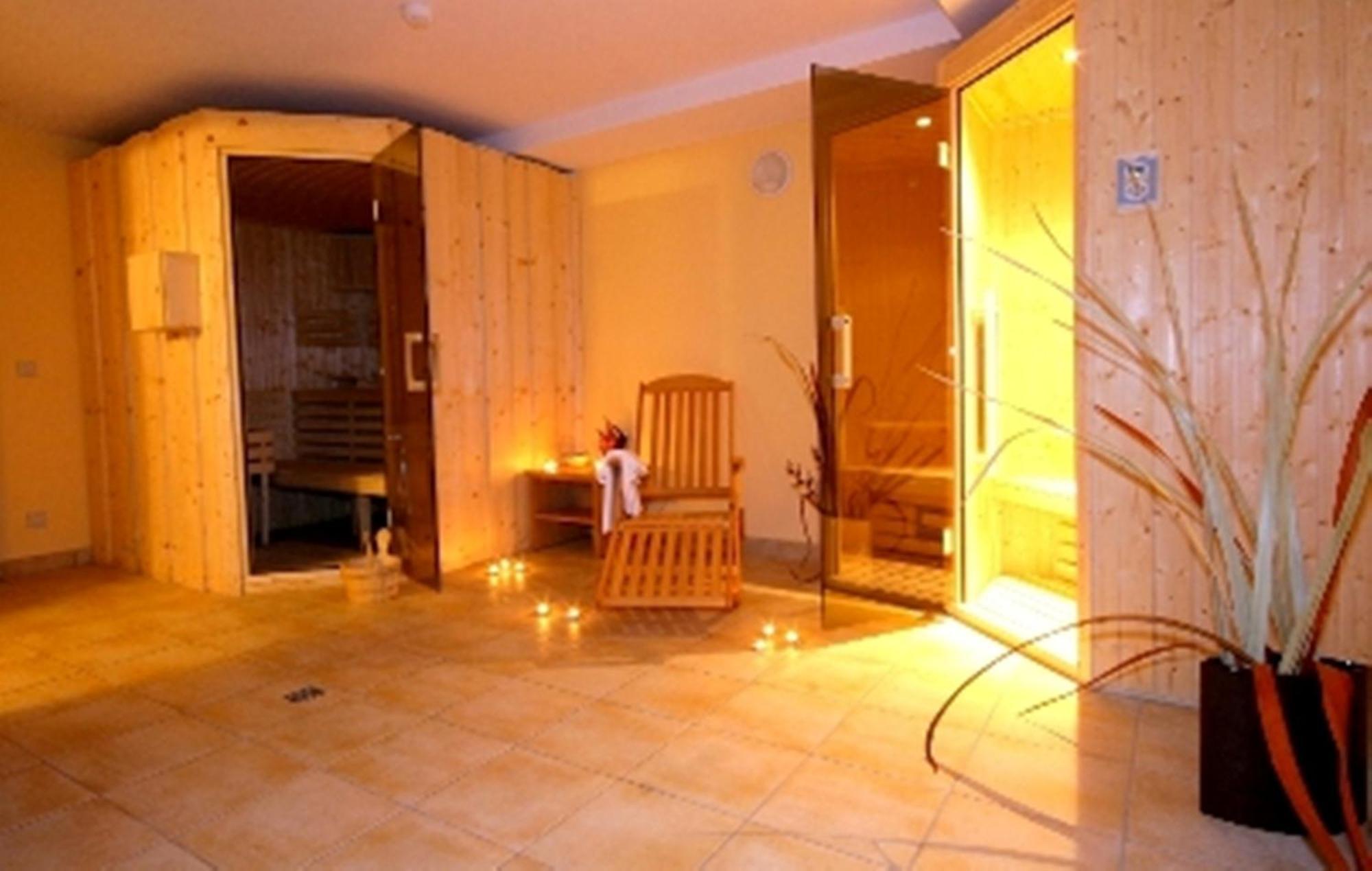 Ski Hotel Piwniczna-Zdroj エクステリア 写真