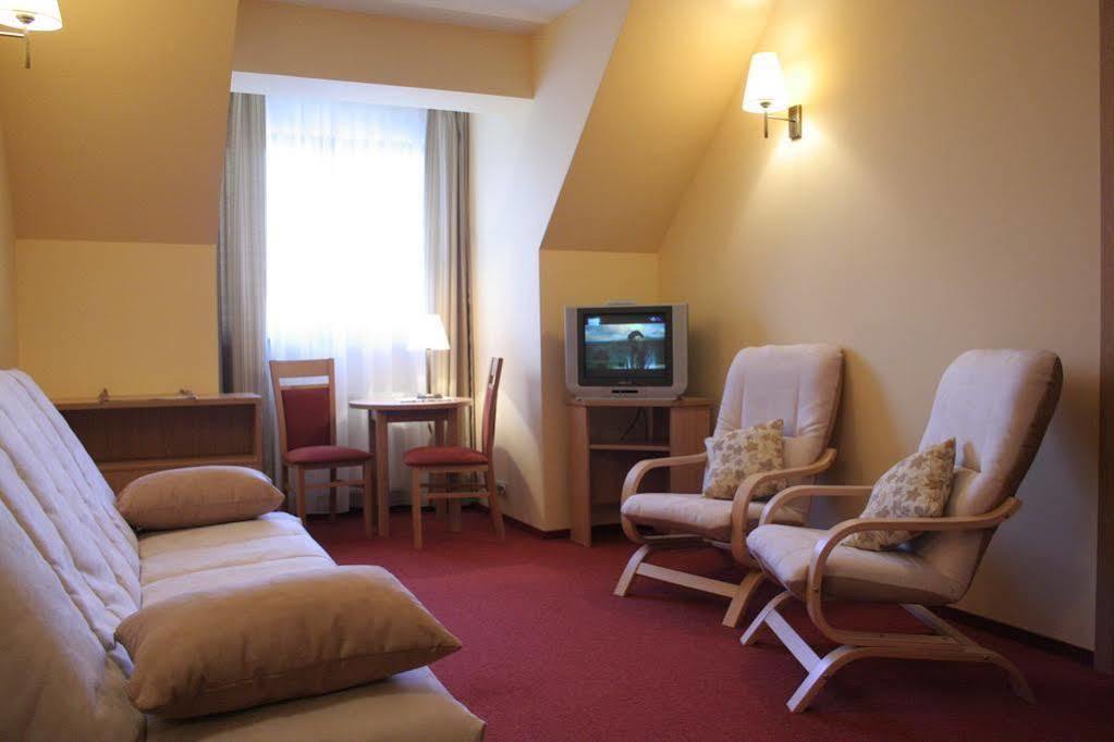 Ski Hotel Piwniczna-Zdroj エクステリア 写真